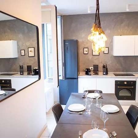 Porta Venezia - Design Con Balcone - 55mq Apartment *