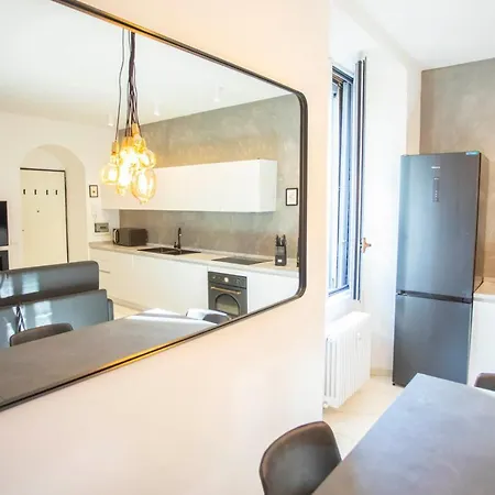 Porta Venezia - Design Con Balcone - 55mq Apartment
