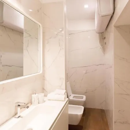 Apartment Porta Venezia - Design Con Balcone - 55mq *